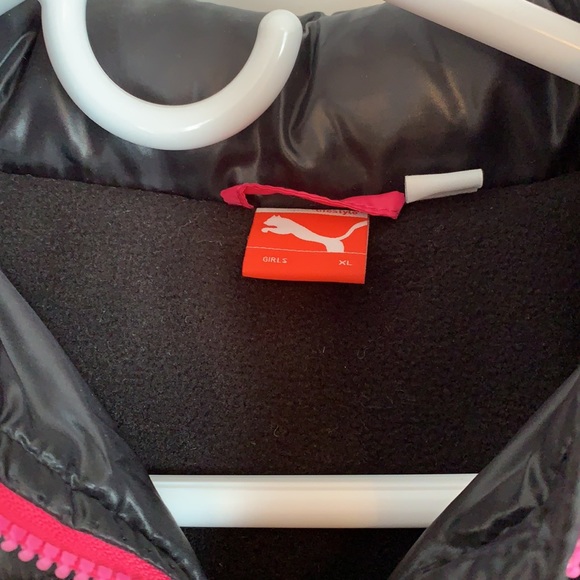 Black and Pink Hooded Puma Puffer Jacket - Picture 6 of 8